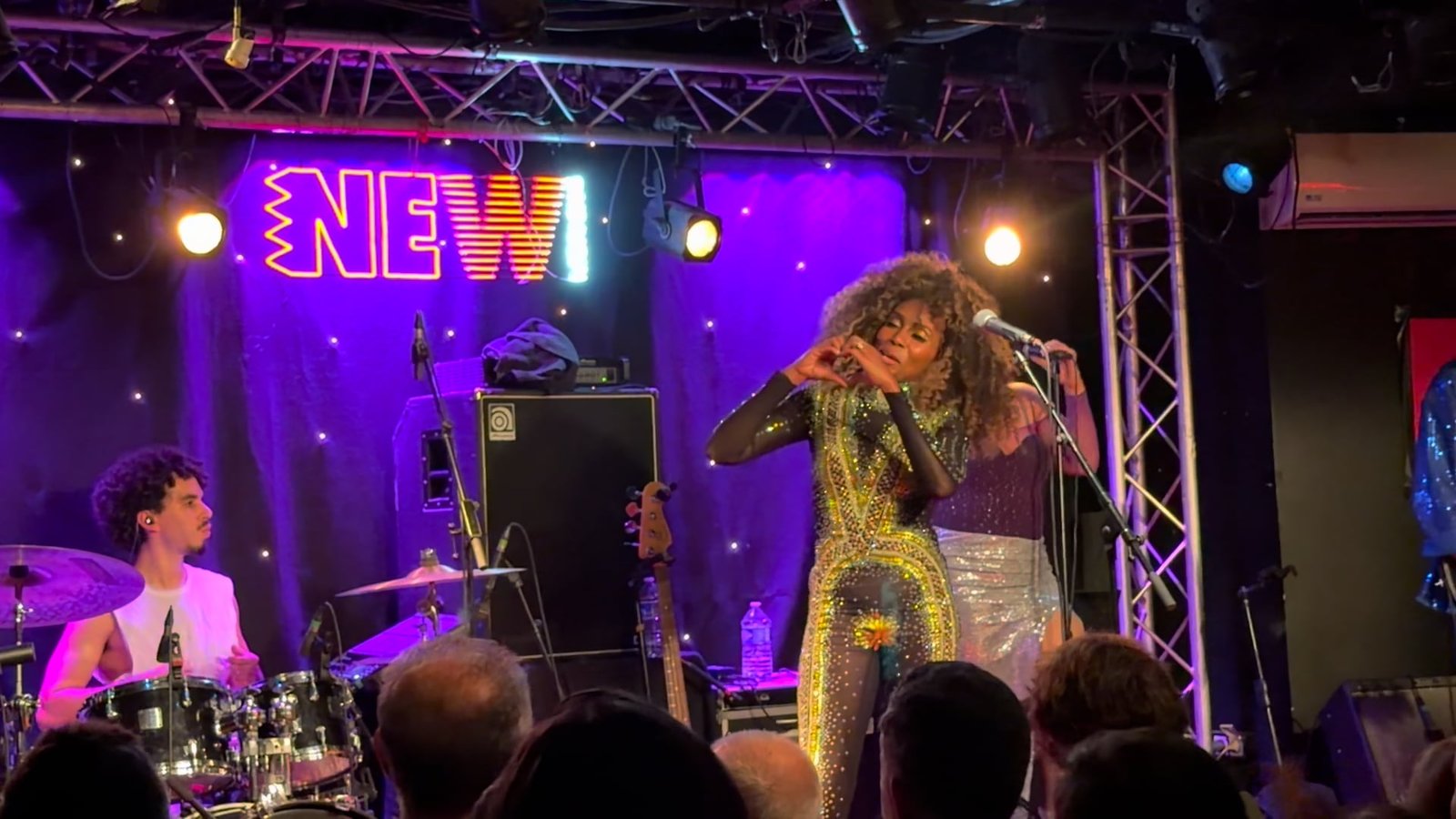 Nik West au New Morning à Paris reprend Head et Kiss
